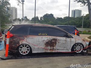 Aduh! Mobilio Karatan Ngerjain Tukang Cuci Mobil