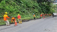 124 personel ini dibagi menjadi dua tim. 53 orang untuk siaga dan 71 lainnya sebagai tim pelaksana.