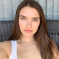 Dilihat dari video yang diunggah, fans beranggapan bahwa para idol yang kebanyakan laki-laki sering menengok ke arahnya. Mereka berpikir hal tersebut adalah karena kecantikannya yang memukau. Foto: Instagram @jesicaahlberg