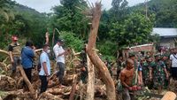 Banjir Dan Longsor Di Lombok Barat, Jembatan Putus-Listrik Mati