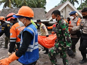 Update Korban Erupsi Semeru: 15 Warga Tewas, 27 Hilang, 5.205 Terdampak