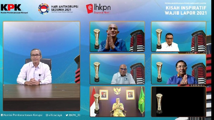 KPK memberikan penghargaan terkait wajib LHKPN inspiratif 2021 (tangkapan layar)