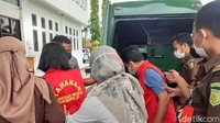 Sebelumnya telah turun surat dari Mahkamah Agung yang isinya menguatkan putusan Pengadilan Negeri Purworejo dan Pengadilan Tinggi Semarang. Diketahui, sebelumnya di Pengadilan Negeri Purworejo, Raja Toto divonis 4 tahun bui dan Ratu Fanni divonis 1,5 tahun penjara. Sidang putusan digelar pada tanggal 15 September 2020 lalu.