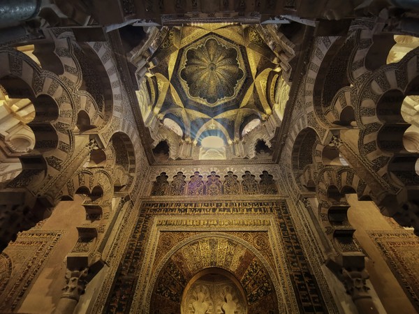Pembagian fungsi ini bertahan hingga tahun 784, ketika bagian yang ditujukan untuk ibadah orang Kristen dibeli oleh Emir Abd al-Rahman I yang kemudian membangun Masjid Agung Cordoba di tanah yang sudah ada.(Getty Images)