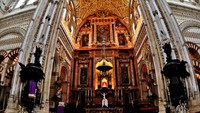 Pada tahun 1984, UNESCO menetapkan Masjid Agung Cordoba sebagai World Heritage Site atau tempat bersejarah yang penting di dunia. (Getty Images)