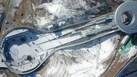 Pusat Lompat Ski Nasional untuk Olimpiade Musim Dingin Beijing 2022 adalah tempat lompat ski pertama di China. Xinhua/Yang Shiyao