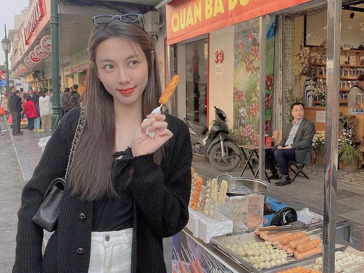 Nguyen Thuc Thuy Tien, Miss Grand International 2021 yang Hobi Jajan di Pinggir Jalan