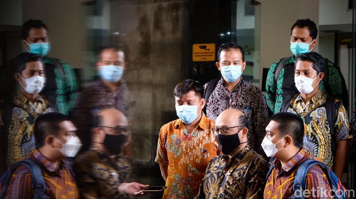 Sebanyak 52 eks pegawai KPK mengikuti sosialisasi pengangkatan ASN Polri hari ini. Novel Baswedan ikut serta ikut sosialisasi.