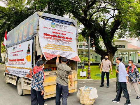 Potret Truk 3 Ton Jeruk 'Oleh-oleh' Warga Karo ke Jokowi di Istana