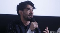 Reza Rahadian terlibat dalam perselingkuhan bersama Anya Geraldine di serial itu yang membuat para penonton sebal. Pool/Noel/detikFoto