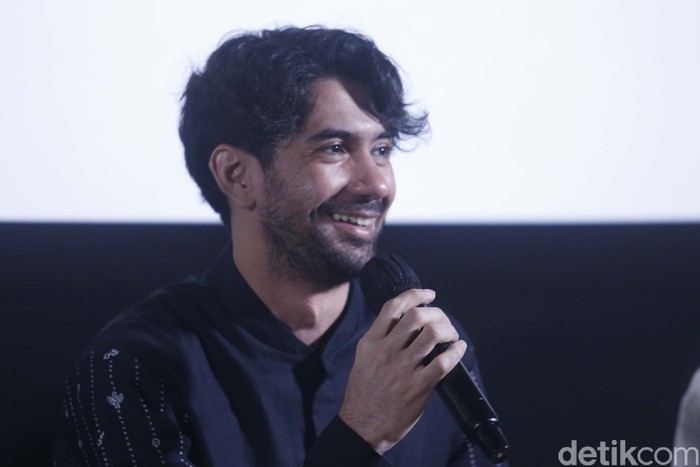 Reza Rahadian saat ditemui di kawasan Plaza Senayan.