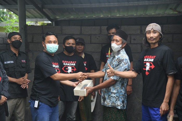 Sahabat Ganjar Santuni Penyandang Disabilitas-Renovasi Masjid di NTB