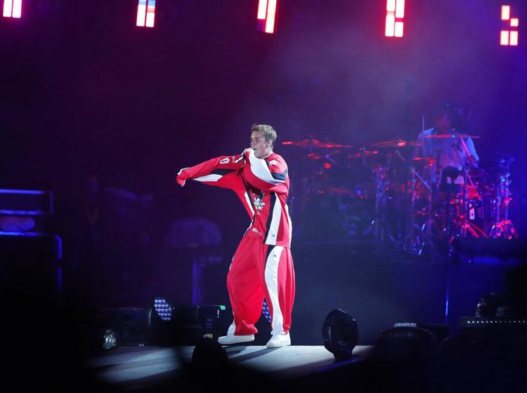Sempat Didesak Batal, Konser Justin Bieber di Arab Saudi Digelar Meriah