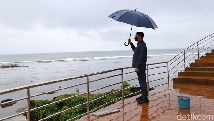 Siap-siap, Pantai Sayang Heulang Garut Bakal Memikat Objek wisata Sayang Heulang, Garut sedang dibangun pemerintah daerah. Targetnya bisa digunakan awal tahun nanti.