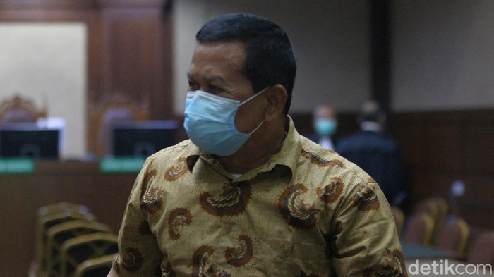 Sonny Widjaja Jalani Sidang Tuntutan Korupsi Rp 22,7 T Eks Dirut PT ASABRI Letjen Purn Sonny Widjaja jalani sidang tuntutan soal kasus korupsi hingga merugikan negara sebesar Rp 22,7 triliun.