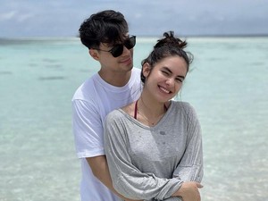 Kemesraan Fero Walandouw dan Steffi Zamora yang Bikin Heboh