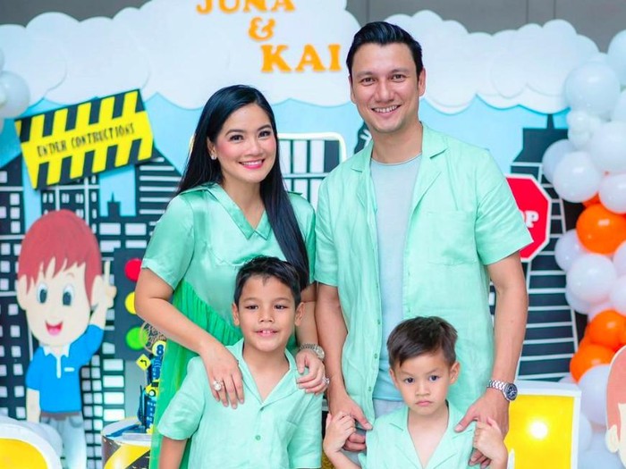 Titi Kamal Perayaan ulang tahun anak Titi Kamal dan Cristian Sugiono