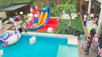 Protokol kesehatan yang diberlakukan di pesta itu juga sangat ketat. Titi Kamal menyebut semua yang datang sudah melakukan PCR terlebih dulu. Foto: Instagram