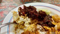 Kalau ke Depot Jawa Timur jangan lupa mencicip nasi langginya. Nasi langgi adalah nasi nasi gurih atau nasi putih yang disajikan dengan beragam lauk-pauk atau nasi rames ala Jawa. Foto: detikfood