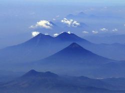 10 Negara Paling Terancam Gunung Berapi