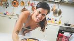 13 Pose Seksi Candida Batista, Chef Sekaligus Model Playboy Terkenal