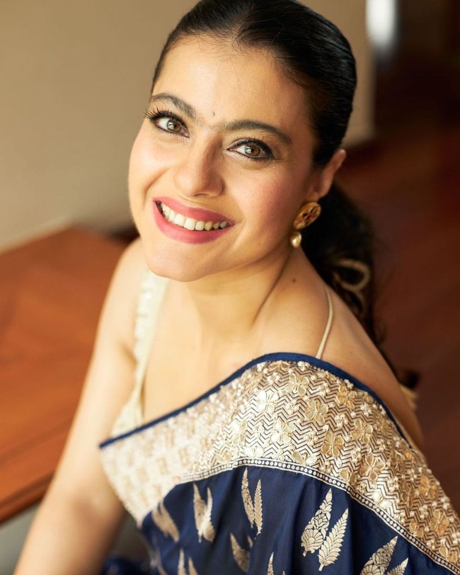 9. Kajol - $16 juta (Rp 230 miliaran)Kajol telah bermain dalam film-film terlaris India, seperti Kuch Kuch Hota Hai hingga Kabhi Khushi Kabhie Gham. Di usianya yang ke-47, ia pun masih eksis bermain peran. Kajol dilaporkan juga memiliki sebuah gedung mewah dan mendapat endorsement dari brand-brand mahal.Foto: Instagram