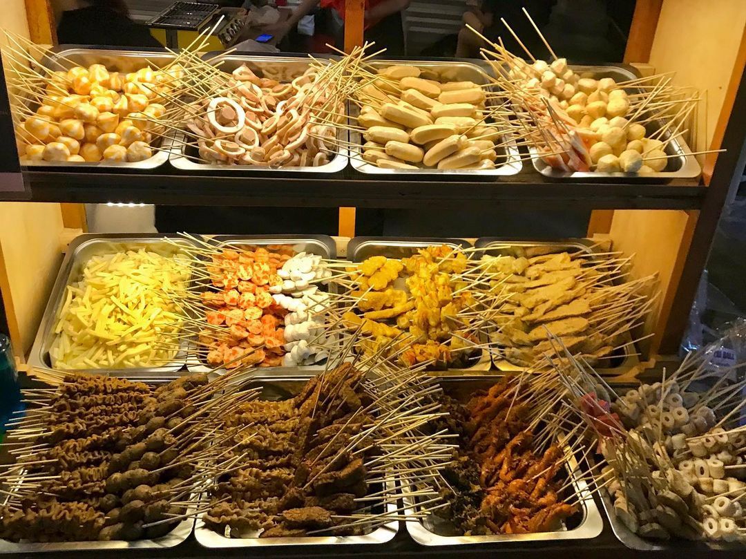 Inspiratif! Lulus Kuliah Saat Pandemi 2 Wanita Ini Bangga Buka Angkringan