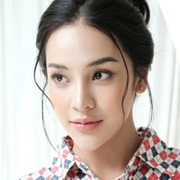 Kehadiran karakter yang diperankan oleh Anya Geraldine itu membuat rumah tangga Aris dan Kinan yang semula harmonis menjadi berantakan. Diceritakan bahwa Aris yang diperankan oleh Reza Rahardian itu berselingkuh dengan Lydia (Anya Geraldine) saat sang istri tengah hamil. Foto: Instagram/@anyageraldine