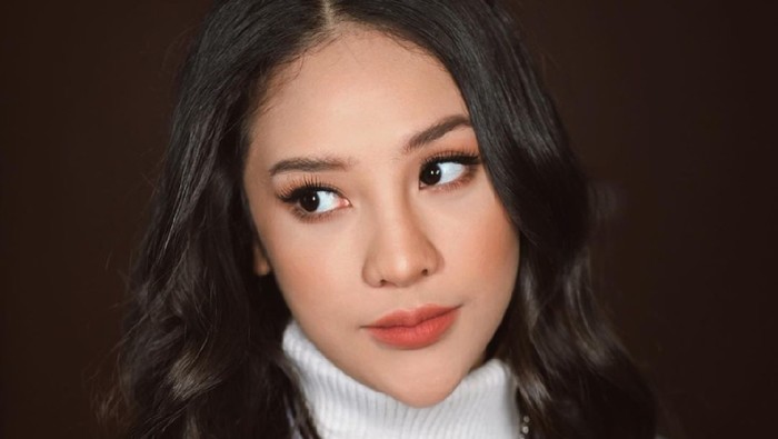 Anya Geraldine Anya Geraldine