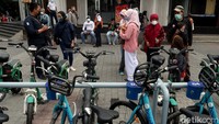Berkunjung ke kawasan Dalam Kaum, Kota Bandung, kurang lengkap bila tak menjajal Bike on The Street Everybody Happy (BOSEH). Sebelumnya, hanya sepeda kayuh biasa yang bisa disewa, kini sepeda listrik juga disewakan Dishub Kota Bandung kepada warga.