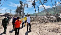 Masyarakat menyebutnya sebagai Jembatan Gladak Perak, yang berada di Kecamatan Candipuro, Kabupaten Lumajang.