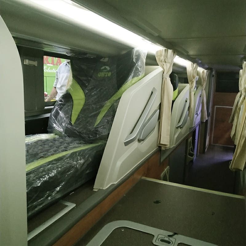 Bus double decker PO Gunung Harta