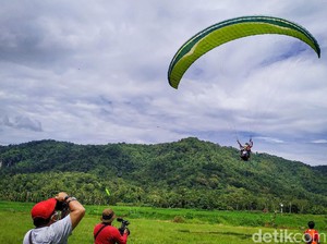 4 Spot Paralayang Jempolan di Bali, Eksotis Banget!