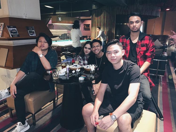 Intip Kembali Momen Gaga Muhammad saat Nongkrong Bareng Laura