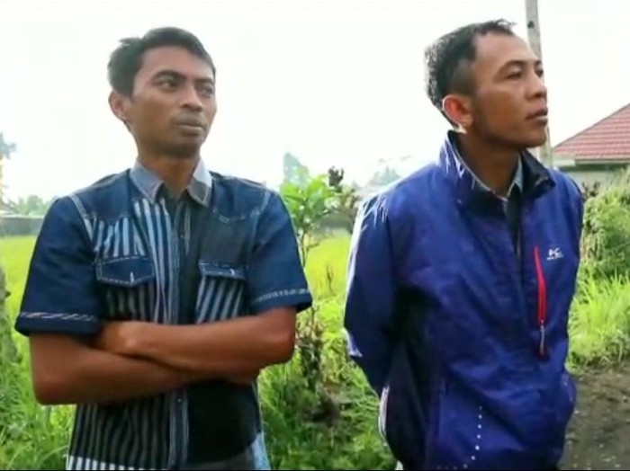 Rumini (28) dan ibunya Salamah (70) ditemukan meninggal dunia dalam kondisi berpelukan. Mereka merupakan korban erupsi Gunung Semeru pada Sabtu (4/12).