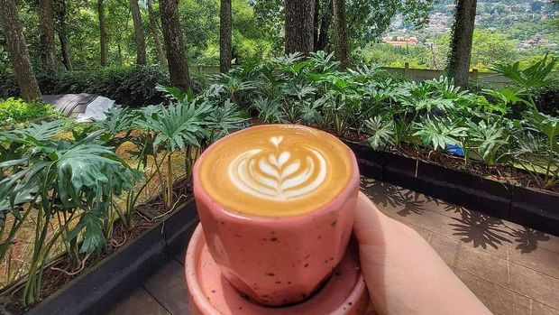 Kafe Pasir Angin Bogor