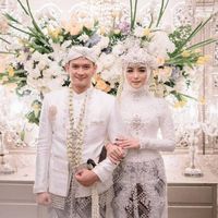 Model Kebaya Pengantin Warna 