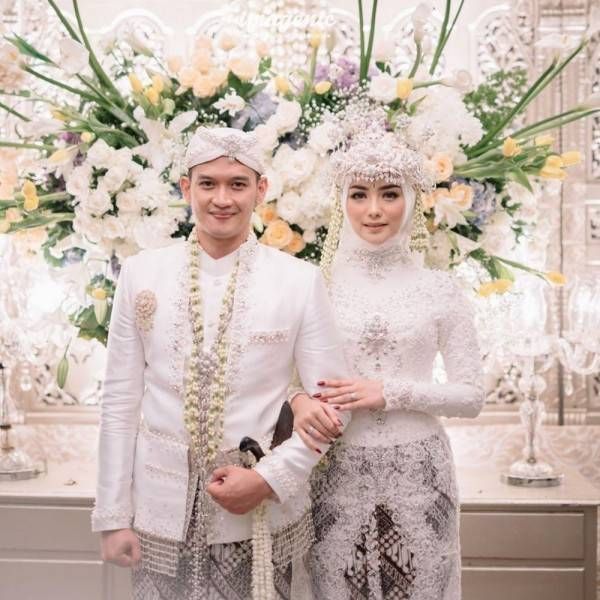 kebaya pengantin putih