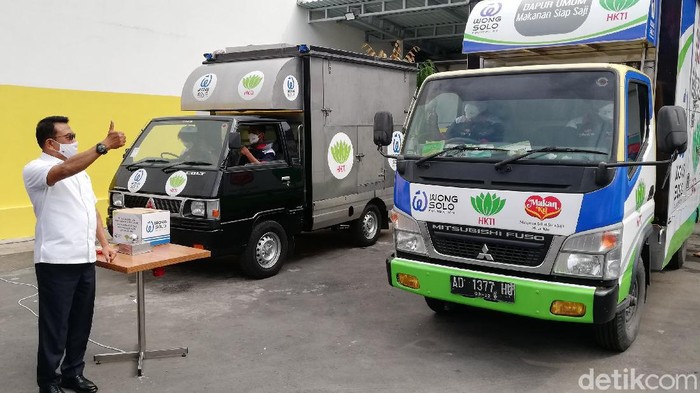 Ketua HKTI Moeldoko kirim ribuan pake makanan cepat saji ke korban erupsi Gunung Semeru, Selasa (7/12/2021).