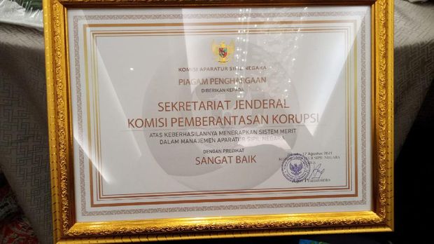 KPK menerima penghargaan 'sangat baik' dalam Anugerah Meritokrasi yang diselenggarakan KASN atas keberhasilan menerapkan sistem merit dalam manajemen ASN (dok Istimewa)