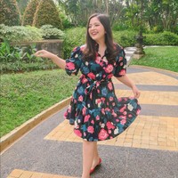 Siapa yang tidak tahu lagu ‘Libur Telah Tiba?’ Tasya Kamila mengawali kariernya sebagai bintang pasta gigi yang menggemaskan, kemudian merambah ke industri musik. Tasya kini memiliki satu orang anak dan lebih sering tampil feminin dengan rambut panjang yang selalu dipertahankan sejak kecil. Foto: Instagram