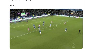 Klub Arsenal dengan manajer Arteta dan kapten Aubameyang kembali jadi lelucon. Foto: Twitter