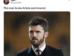 Netizen Tertawakan Arsenal Kembali ke Setting Asal