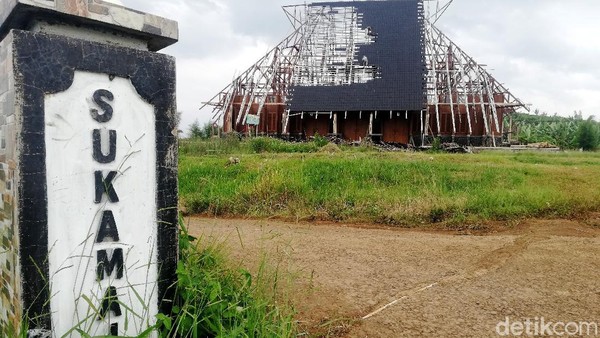 Menanti Rampungnya Perbaikan Gedung Geo Theater Sumedang