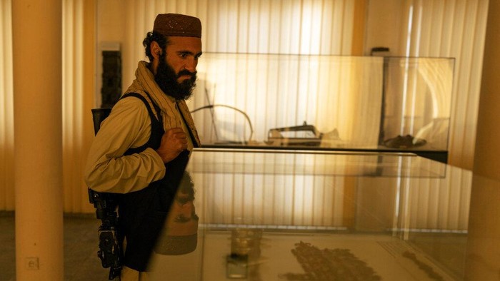 Museum Nasional Afghanistan Museum nasional Afghanistan kembali dibuka untuk umum. Taliban jadi pengunjung paling antusias, padahal sebelumnya pernah ingin menghancurkan koleksi museum. Selasa, (7/12/2021). (AP Photo/Petros Giannakouris)