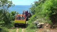 Pantai Watunene yang terletak di Pedukuhan Ngasem, Kalurahan Tepus, Kapanewon Tepus, Kabupaten Gunungkidul. Pantai ini berjarak 72 kilometer dari jantung Kota Yogyakarta.