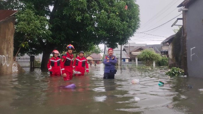 Potret banjir di Makassar.