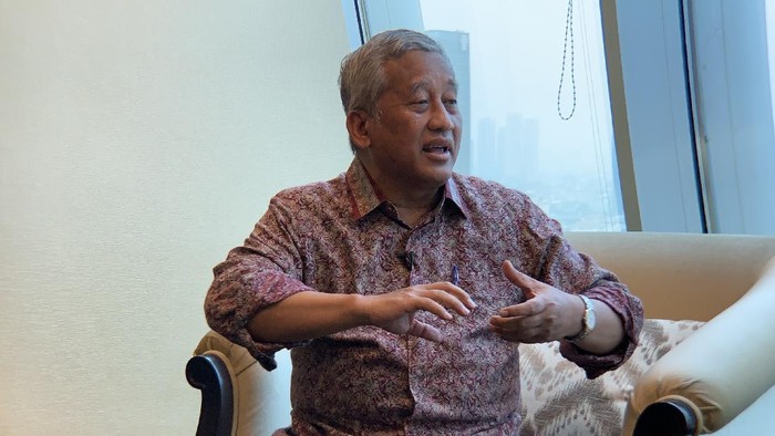 Prof M. Nuh (Ketua Dewan Pers) 
Komisaris Utama Bank Mega Syariah