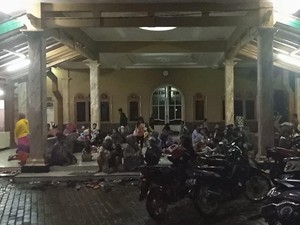 Banjir Rob Rendam Permukiman di Pesisir Pandeglang, 837 Warga Mengungsi