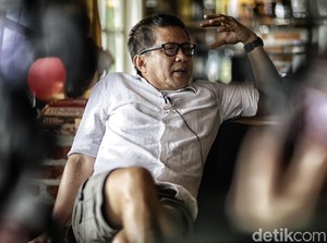 Diskusi Konsep khilafah, Rocky Gerung: Tak Bertentangan dengan Apa Pun